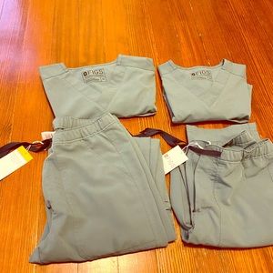 FIGS hydrogreen XS 2 pairs of scrubs